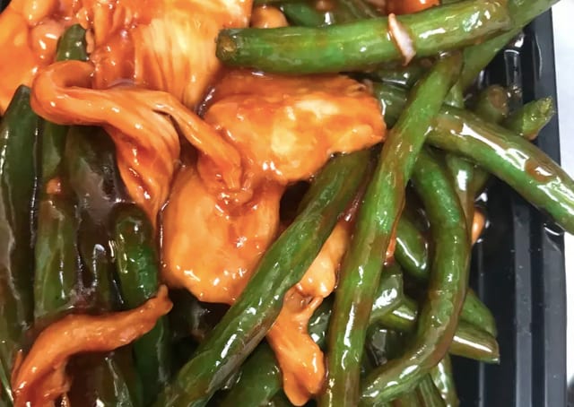 62. Chicken with String Bean.