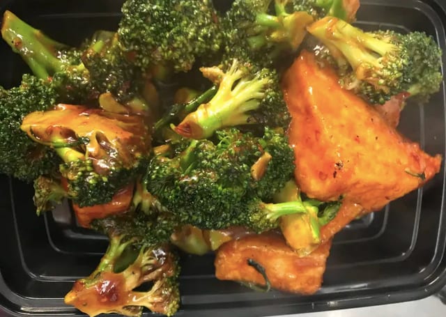 48. Broccoli and Tofu with Garlic Sauce.